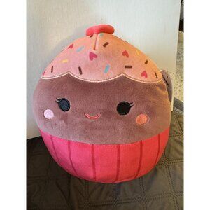 New Squishmallow Ottie The Chocolate Cupcake 2023 Plush BV2